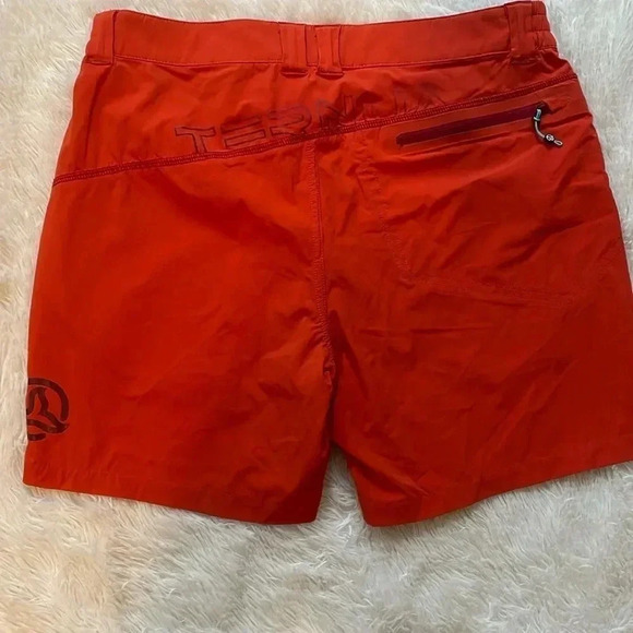 Men's Athletic Shorts - Red - Spanish design: like new. - Picture 14 of 16